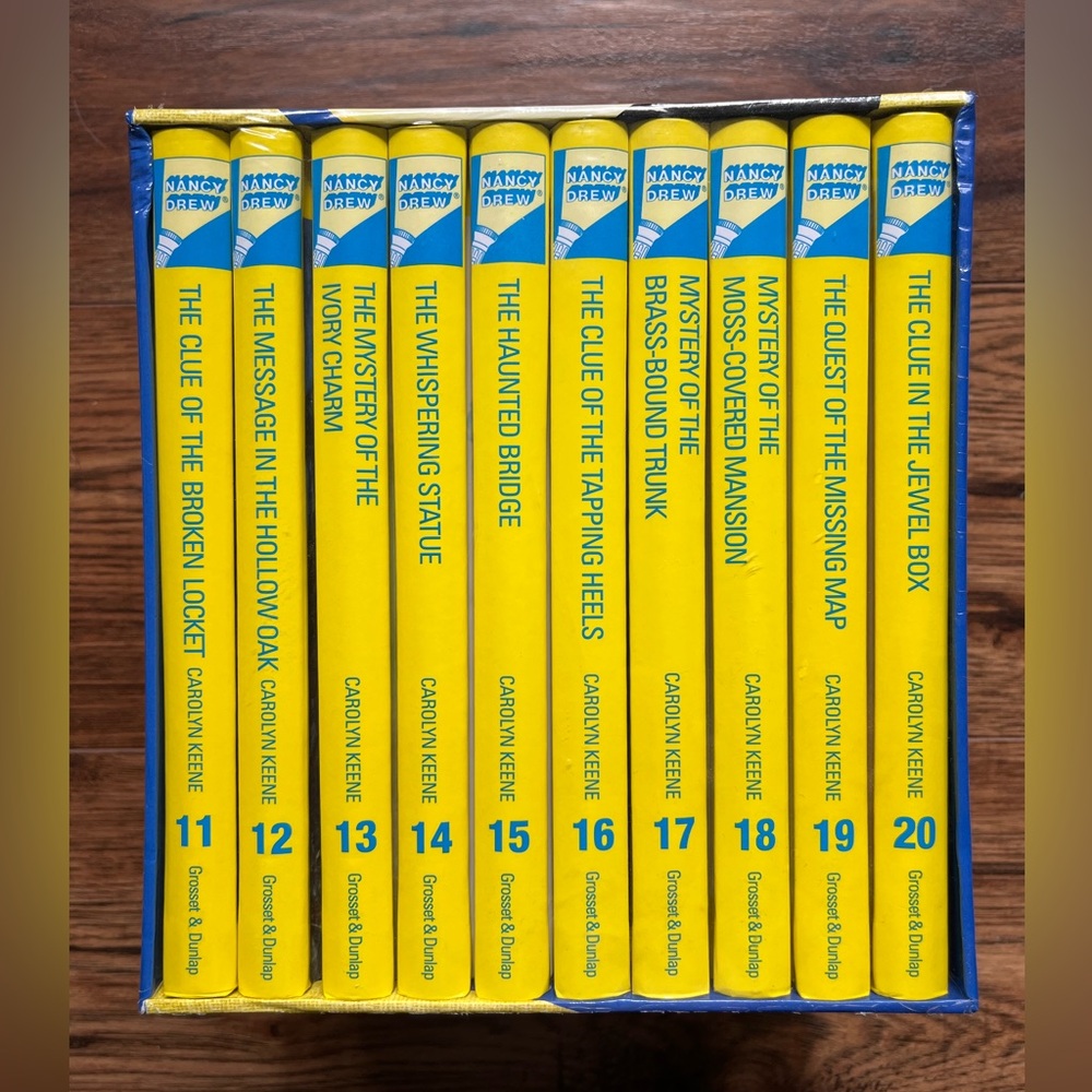 NEW Nancy Drew Mystery Stories Book Set